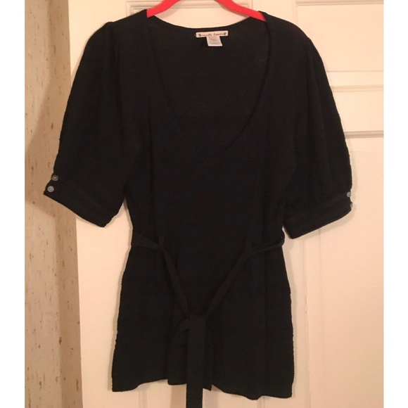 Nanette Lepore v-neck belted sweater with puff short sleeves. - Picture 1 of 3